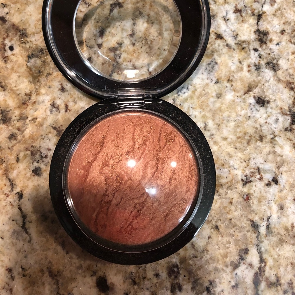 MAC Mineralized Blush “Cheeky Bronze”
